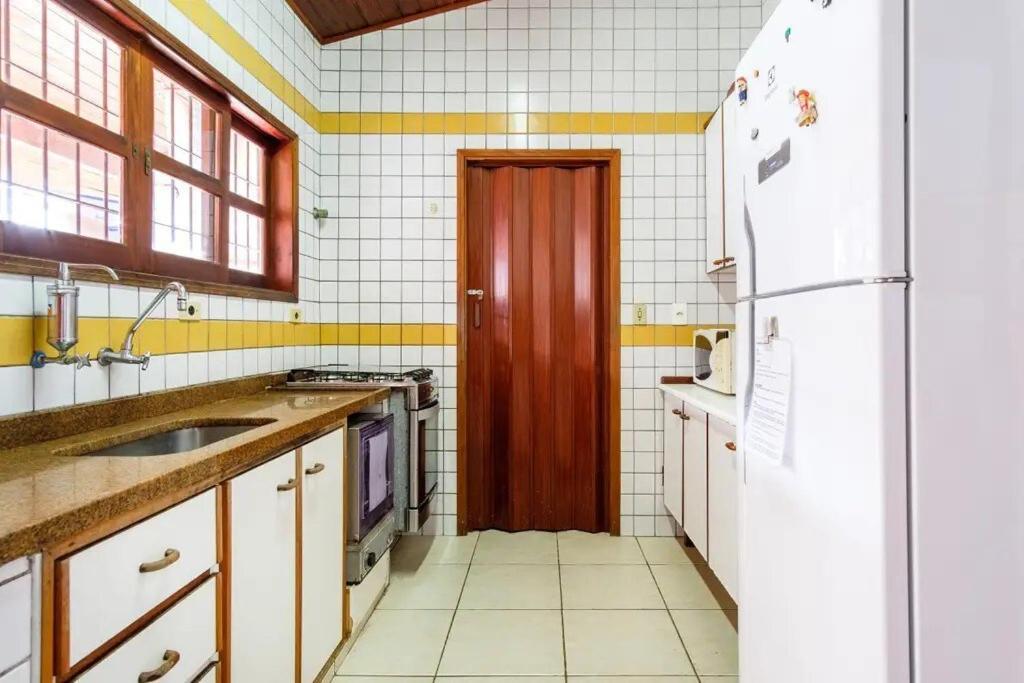 Bh4 - Bh4: Casa Com Piscina Ao Lado Da Praia Grande 乌巴图巴 外观 照片